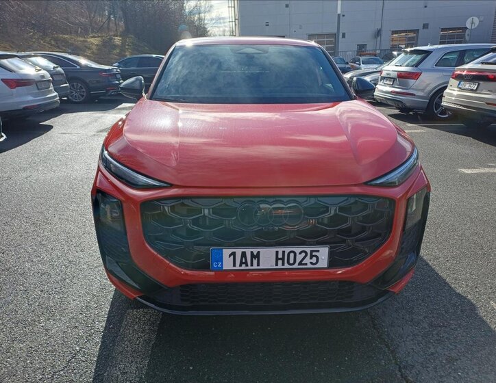 Audi Q3 CUV / Crossover 2,0 l 110 kw