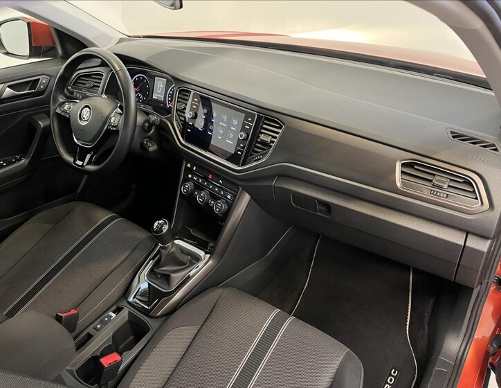 Volkswagen T-Roc SUV / Terénní 1,5 l 110 kw