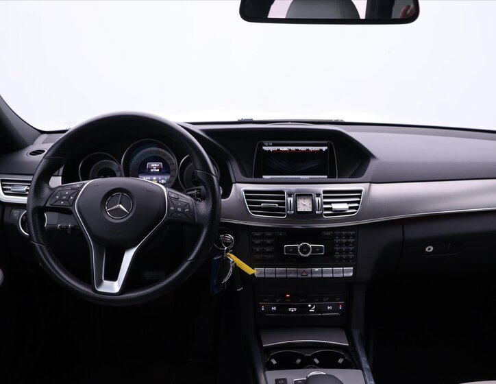 Mercedes-Benz Třídy E Kombi 3,0 l 185 kw