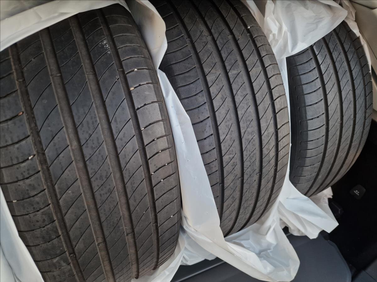 Volvo V60 Kombi 2,0 l 145 kw