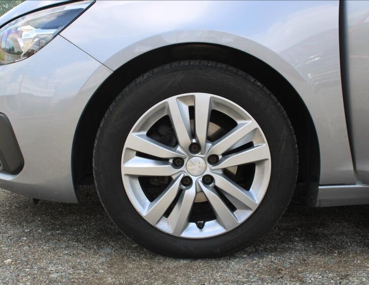 Peugeot 308 Hatchback 1,5 l 75 kw