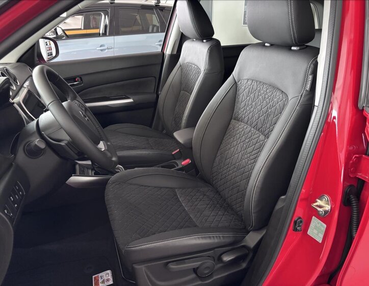 Suzuki Vitara SUV / Terénní 1,4 l 81 kw