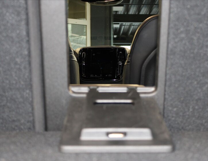 Volvo XC40 SUV / Terénní 2,0 l 140 kw