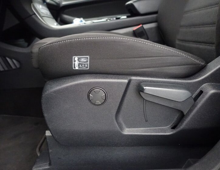 Ford S-MAX MPV 2,0 l 110 kw