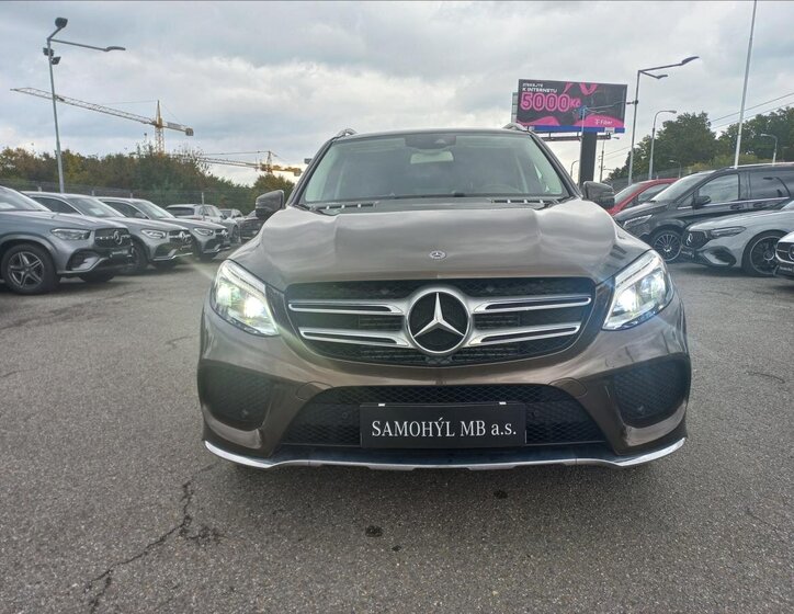 Mercedes-Benz GLE 8