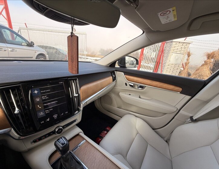 Volvo V90 Kombi 2,0 l 110 kw