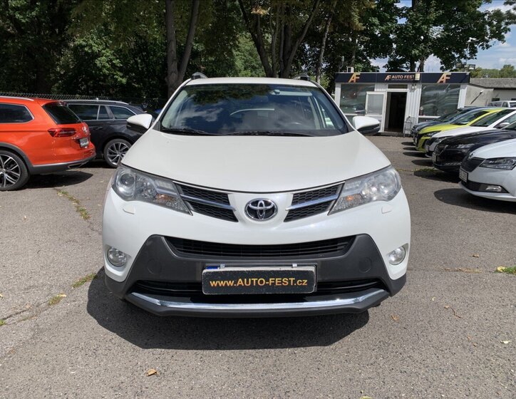 Toyota RAV4 SUV / Terénní 2,2 l 110 kw