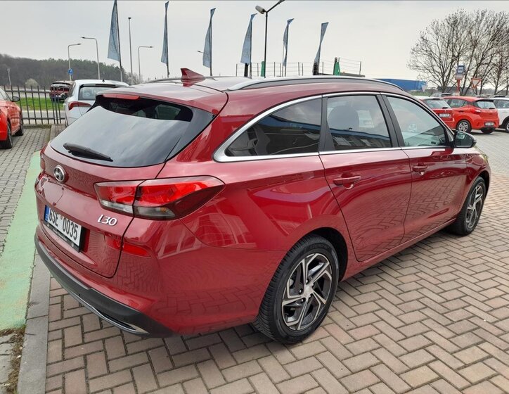 Hyundai i30 Kombi 998,0 88 kw