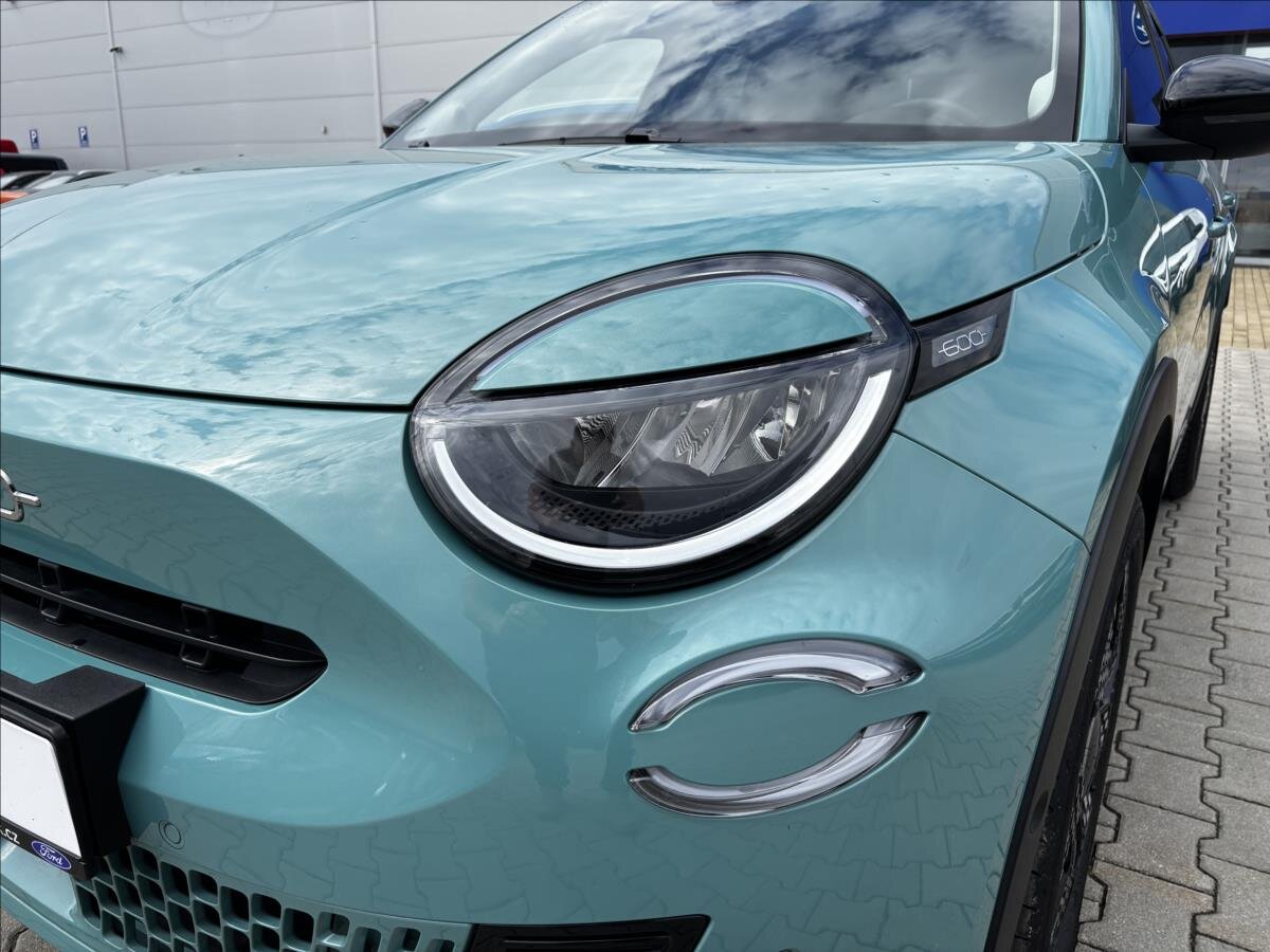 Fiat 600 SUV / Terénní 1,2 l 100 kw