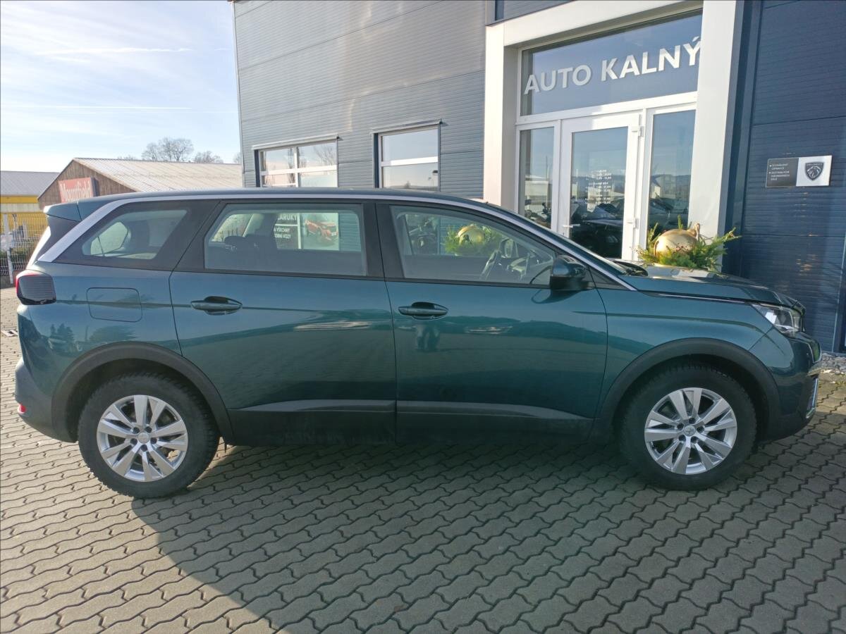 Peugeot 5008 SUV 1,2 l 96 kw