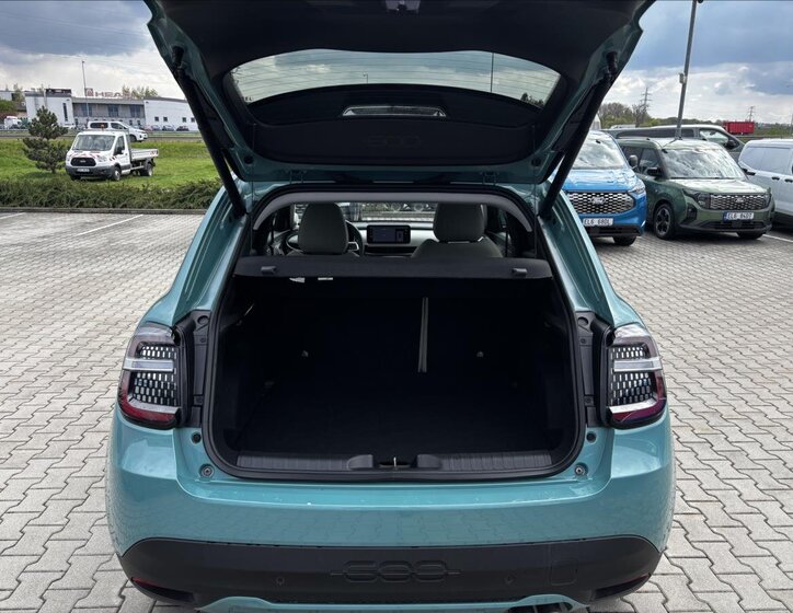 Fiat 600 SUV / Terénní 1,2 l 100 kw