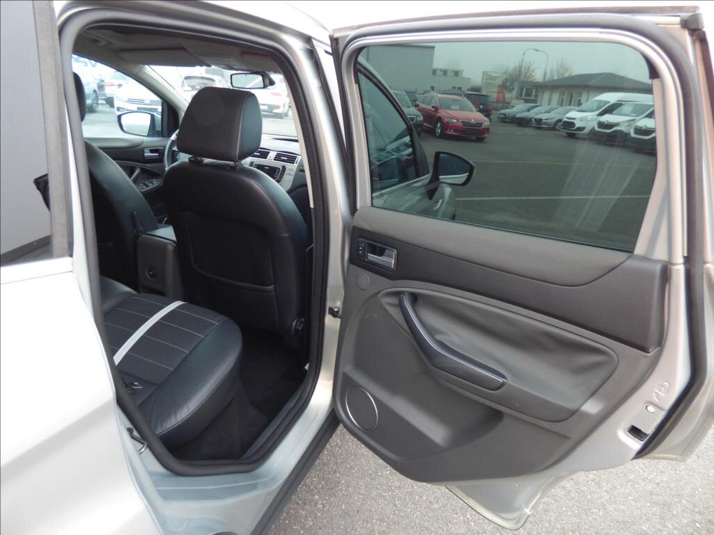 Ford Kuga Kombi 2,0 l 120 kw