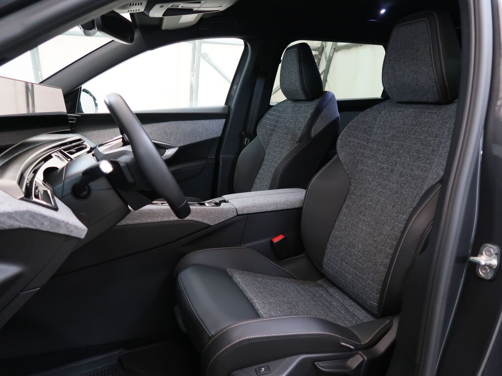 Peugeot 5008 SUV 1,2 l 100 kw