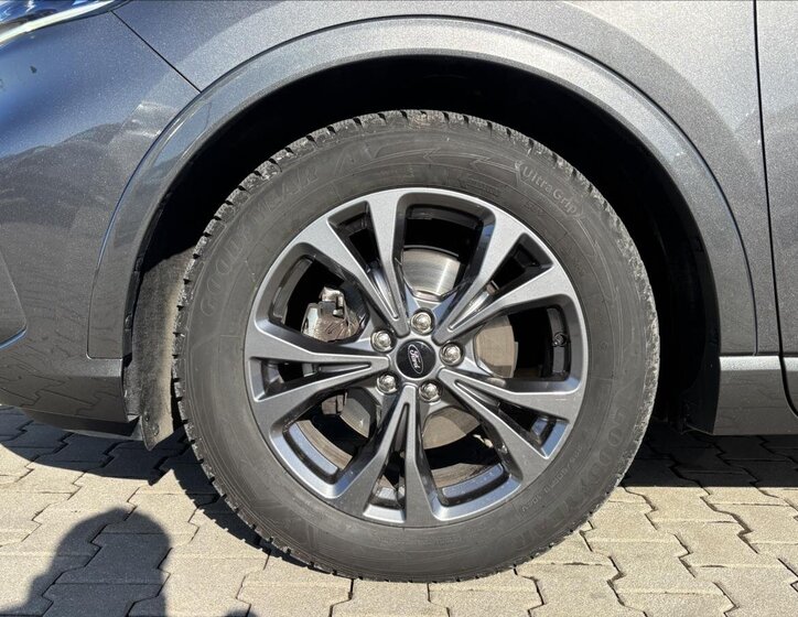 Ford Kuga SUV 2,5 l 140 kw