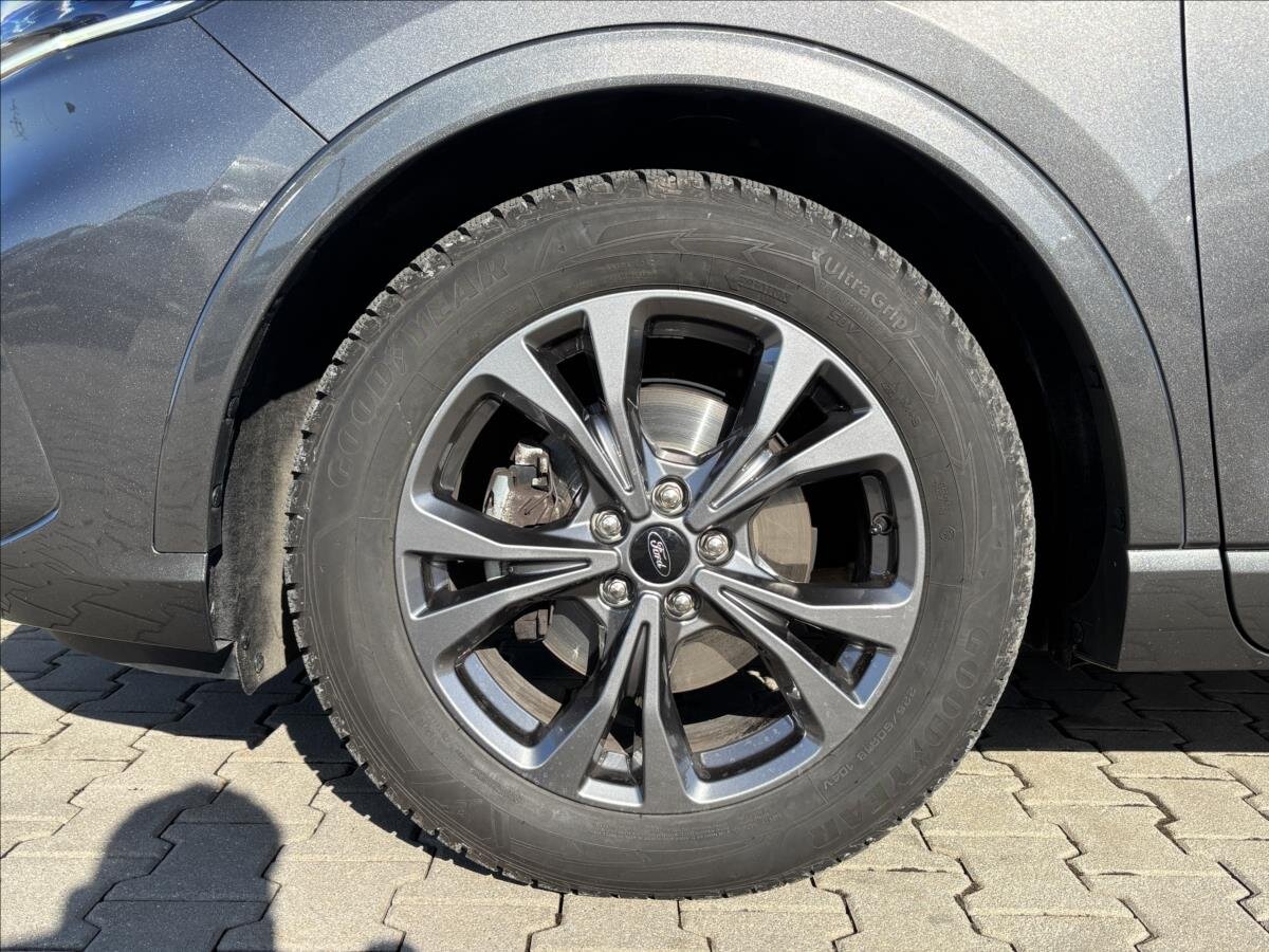 Ford Kuga SUV 2,5 l 140 kw