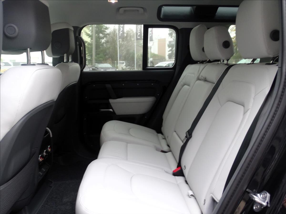 Land Rover Defender SUV 3,0 l 183 kw
