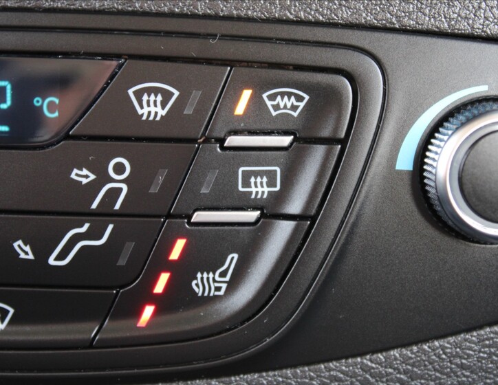 Ford Tourneo Courier 13