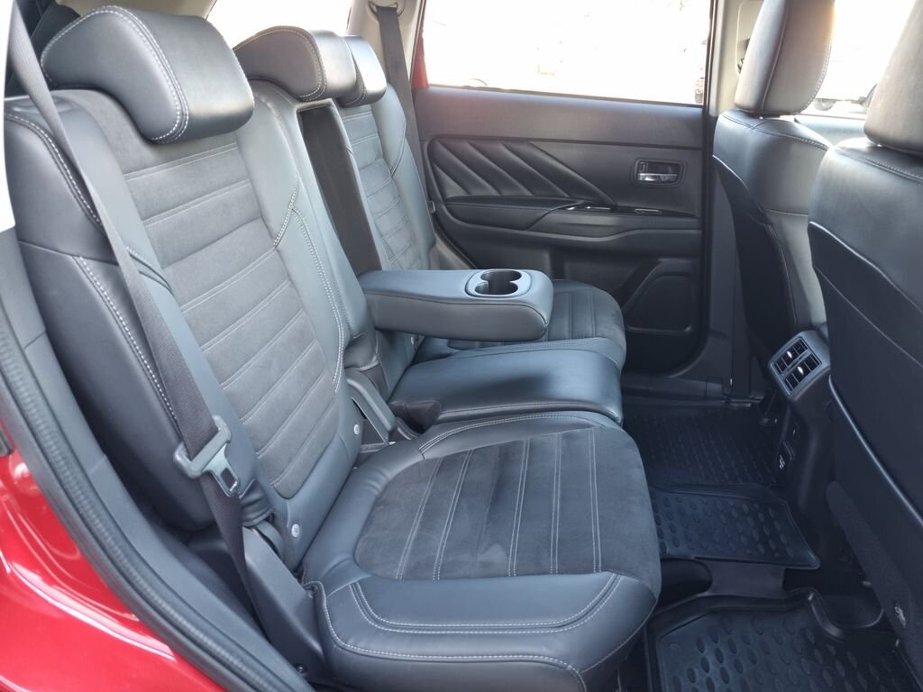 Mitsubishi Outlander SUV / Terénní 2,4 l 165 kw