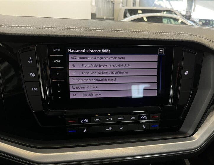 Volkswagen Touareg 8