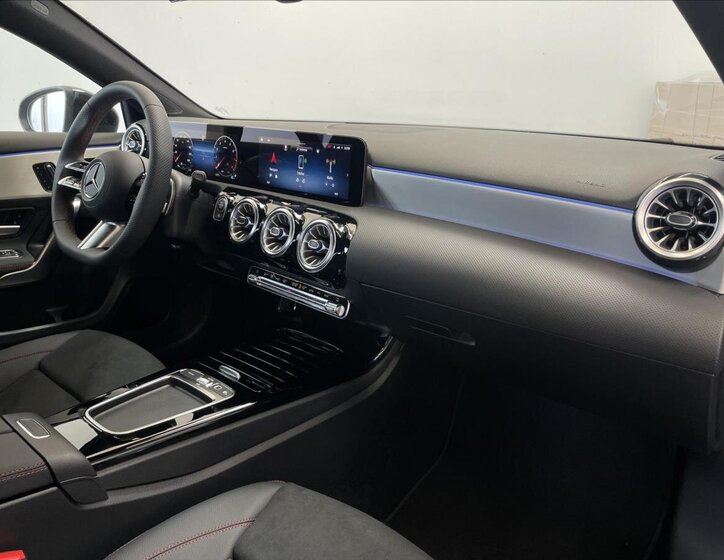 Mercedes-Benz Třídy A Sedan 1,3 l 120 kw