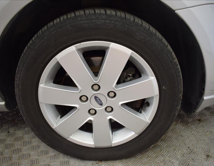 Ford Mondeo Kombi 1,8 l 92 kw