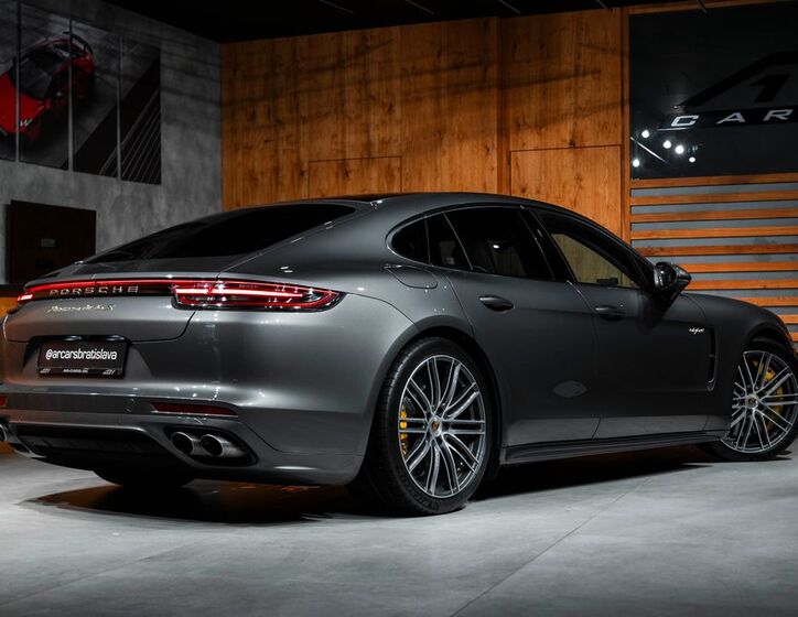 Porsche Panamera 25