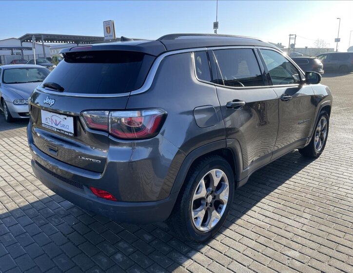 Jeep Compass 35