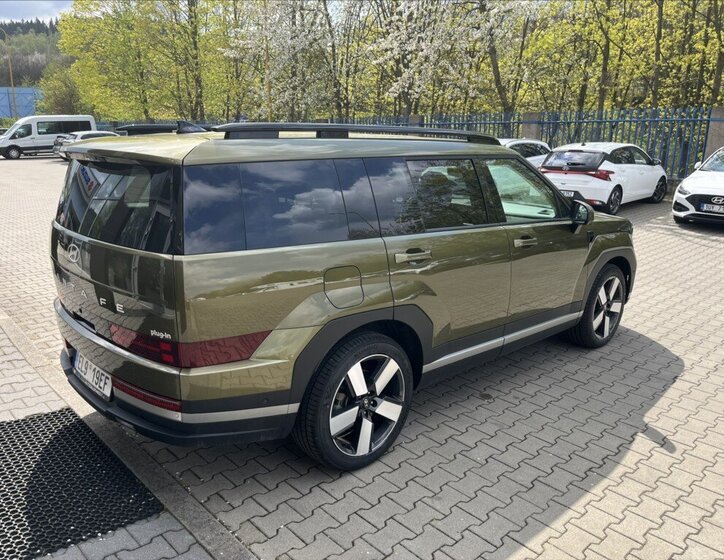 Hyundai Santa Fe SUV / Terénní 1,6 l 185 kw