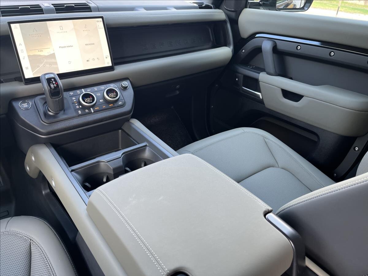 Land Rover Defender SUV 3,0 l 147 kw