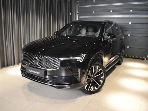 Volvo XC90 SUV / Terénní 2,0 l 228 kw