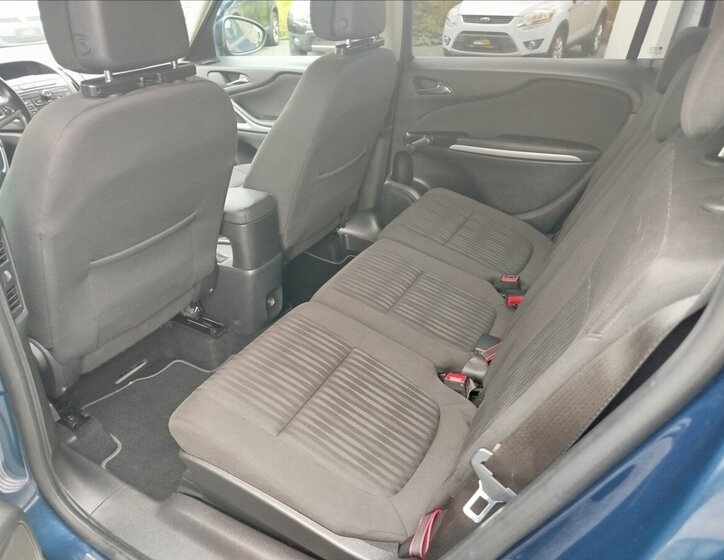 Opel Zafira 23