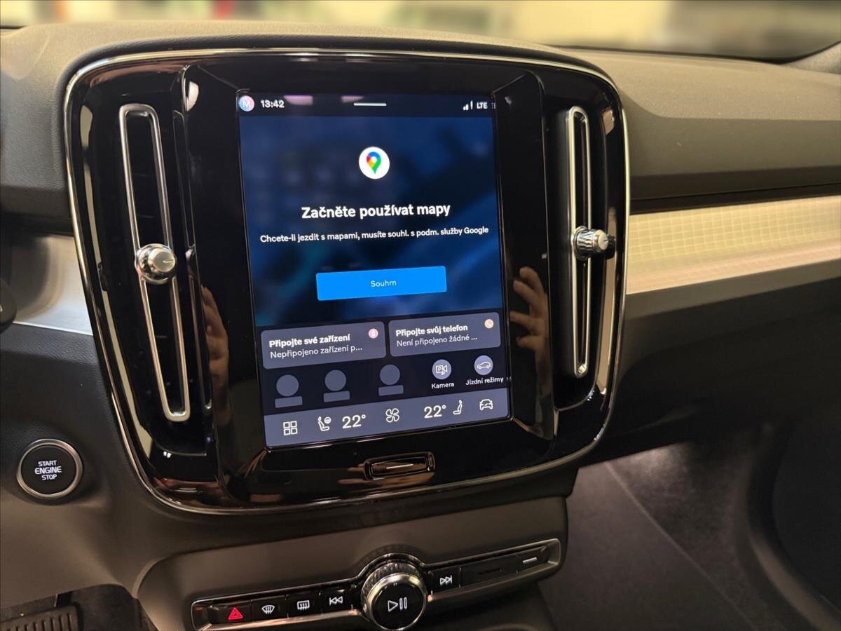 Volvo XC40 SUV / Terénní 2,0 l 120 kw