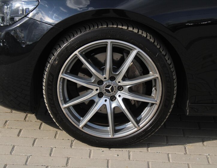 Mercedes-Benz Třídy E Sedan / Limuzína 2,0 l 143 kw