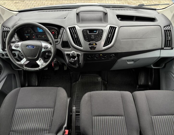Ford Transit 19