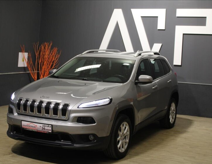 Jeep Cherokee SUV / Terénní 2,2 l 136 kw