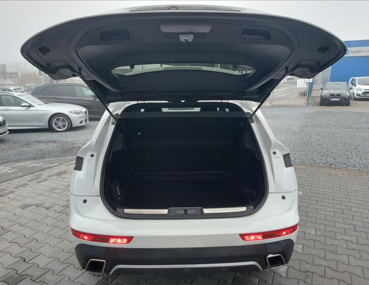 DS Automobiles DS7 Crossback SUV / Terénní 1,6 l 133 kw