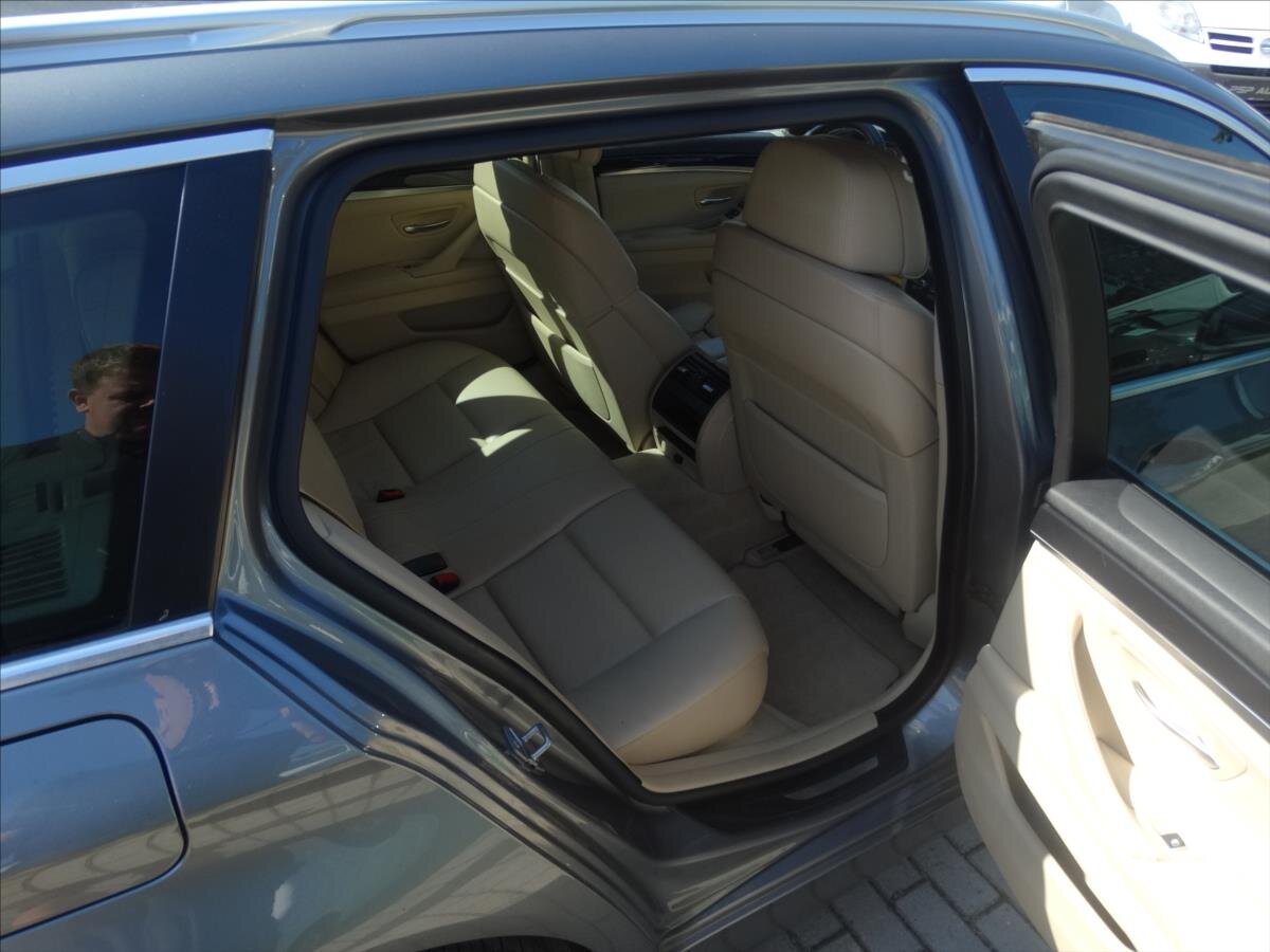 BMW Řada 5 Kombi 3,0 l 150 kw