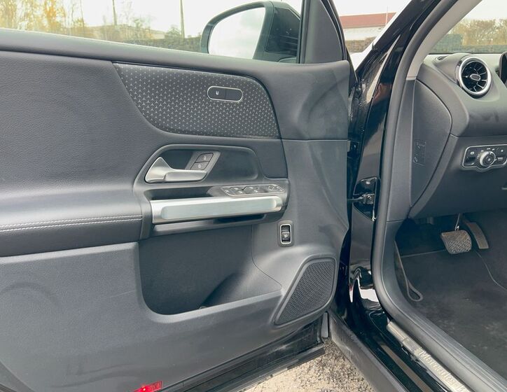 Mercedes-Benz GLB 22