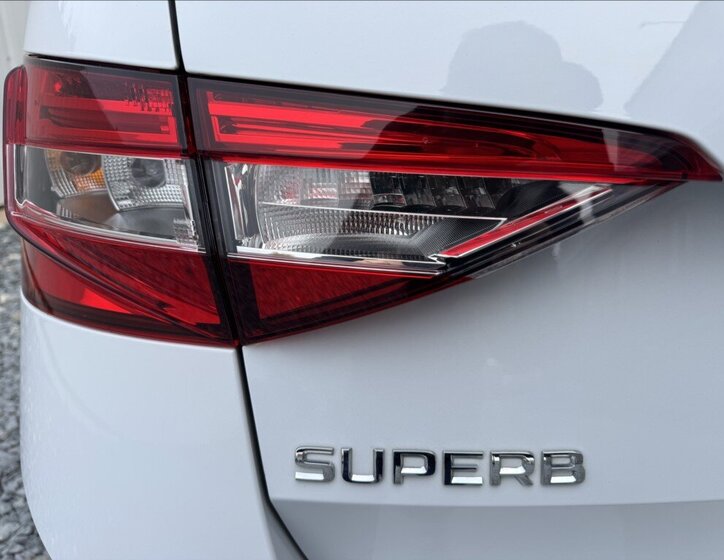 Škoda Superb 16