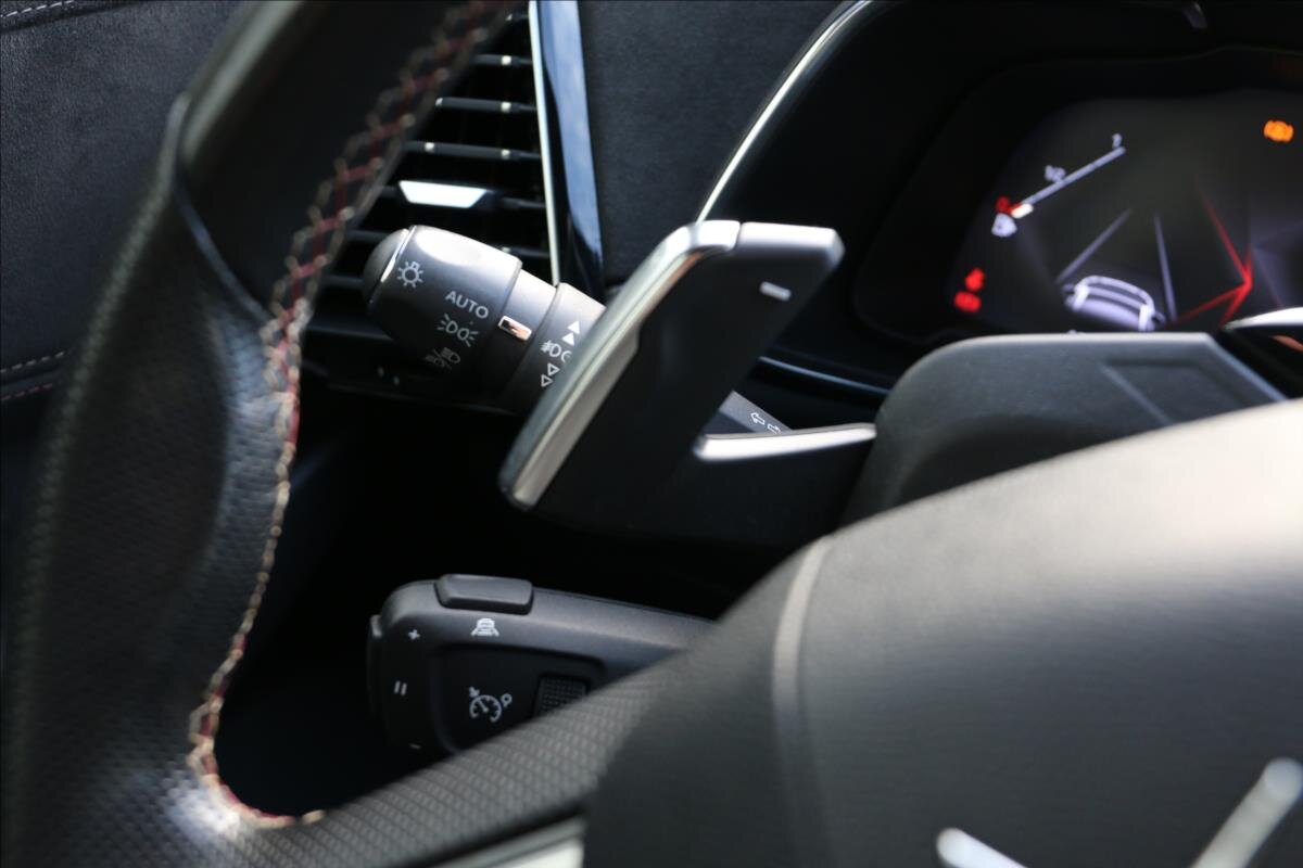 DS Automobiles DS7 Crossback Kombi 2,0 l 130 kw