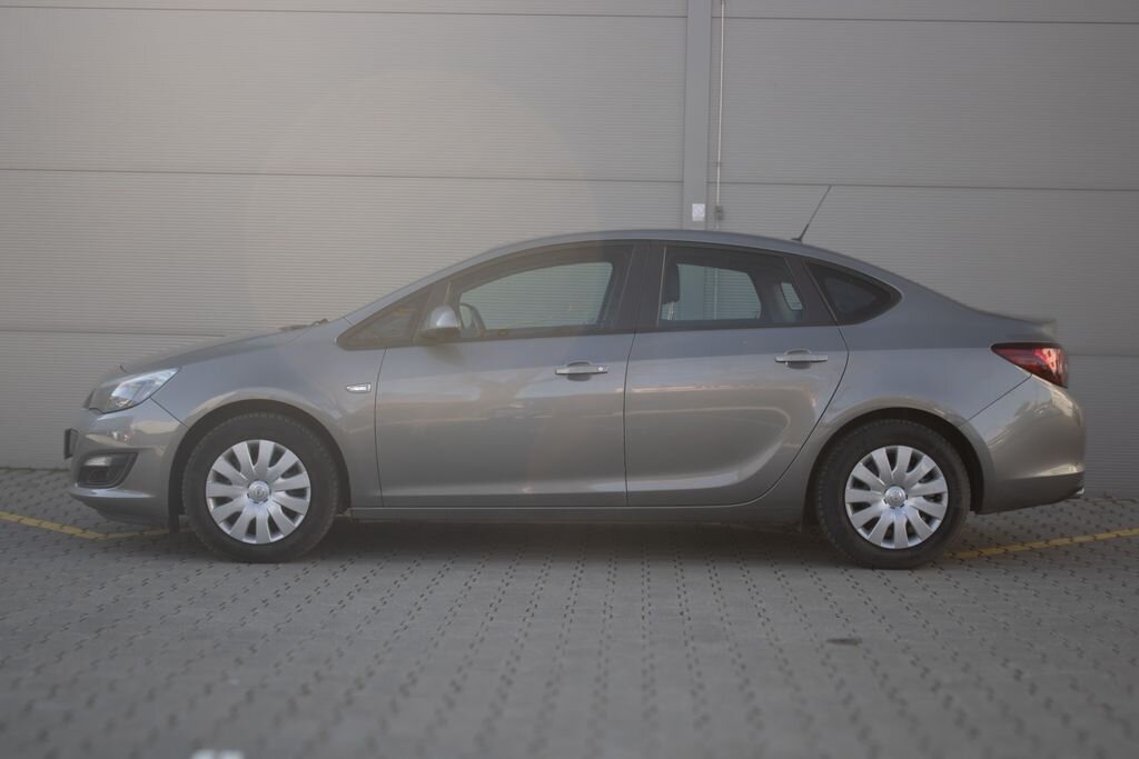 Opel Astra Sedan / Limuzína 1,4 l 103 kw