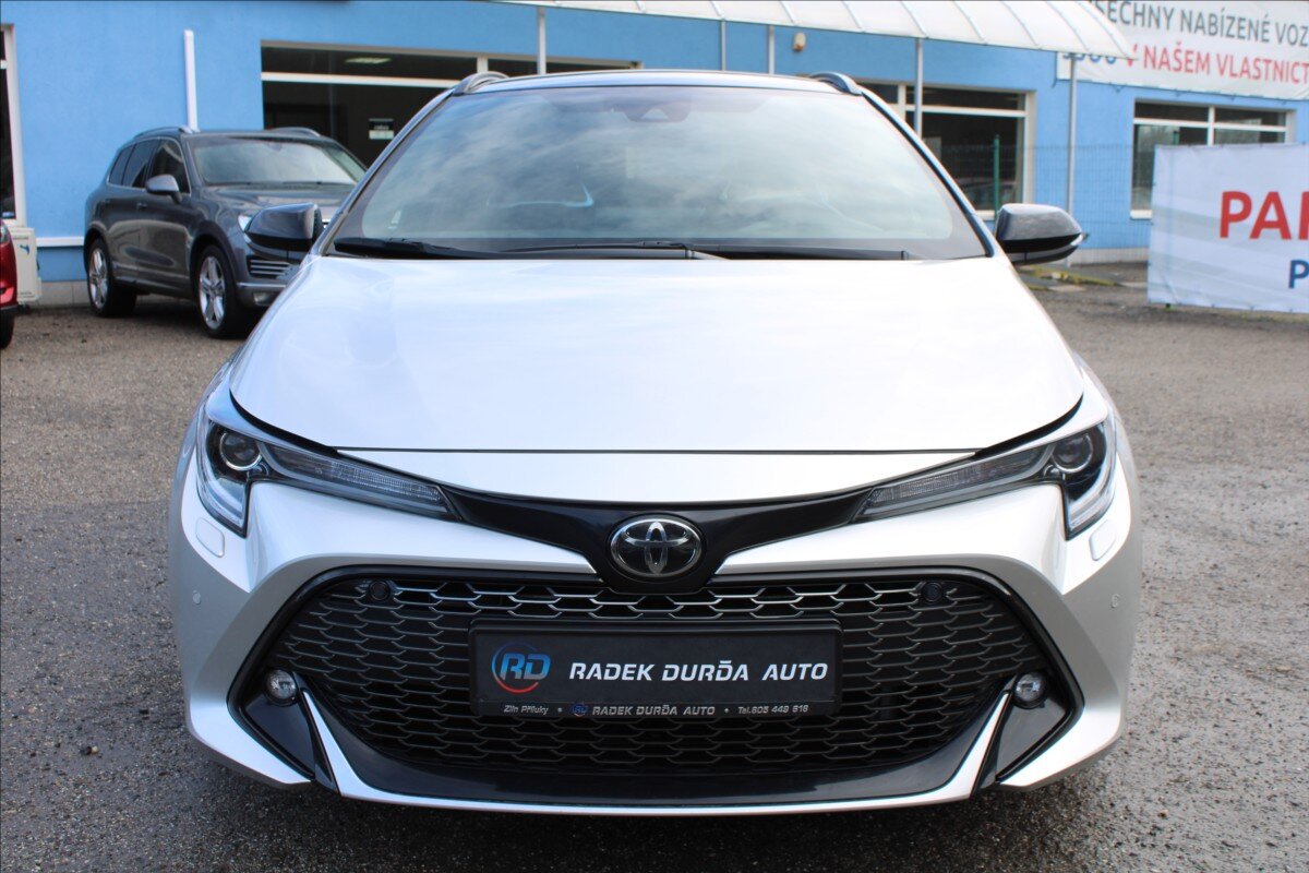 Toyota Corolla Kombi 2,0 l 112 kw