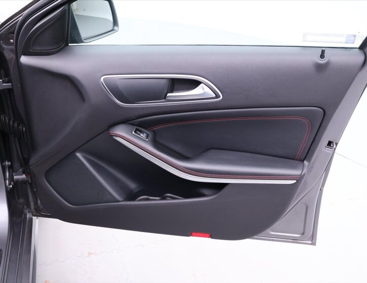 Mercedes-Benz Třídy A Hatchback 1,8 l 100 kw