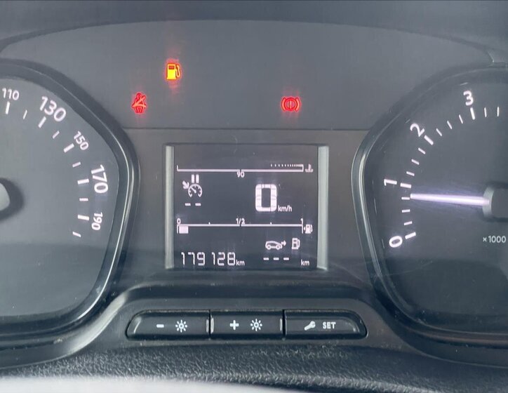 Opel Vivaro Ostatní 2,0 l 106 kw