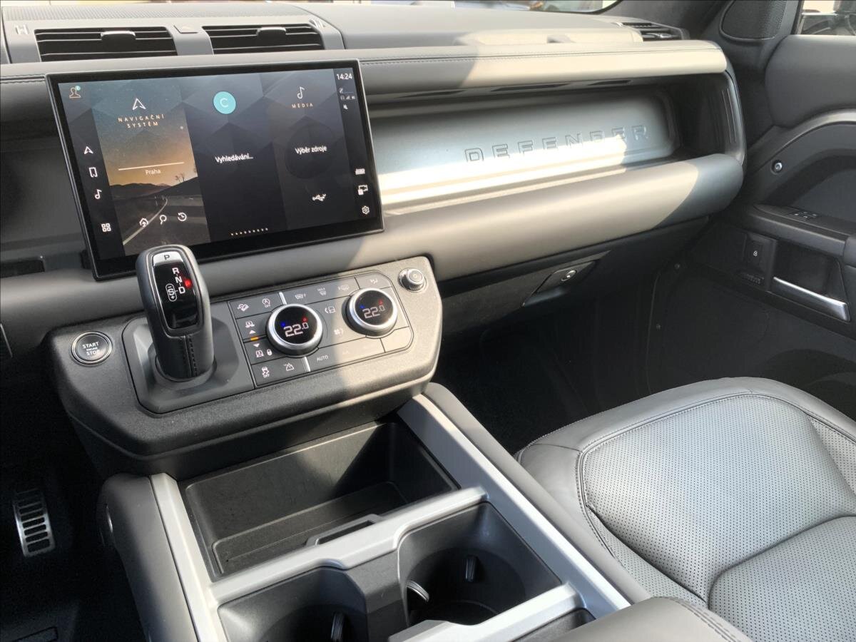 Land Rover Defender SUV 3,0 l 221 kw