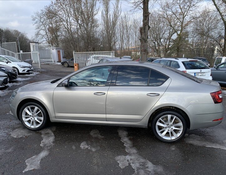 Škoda Octavia Sedan / Limuzína 2,0 l 110 kw
