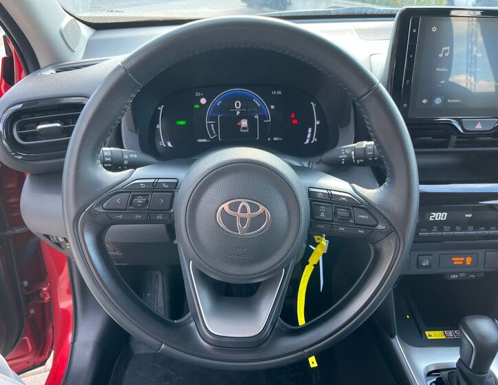 Toyota Yaris Cross 19