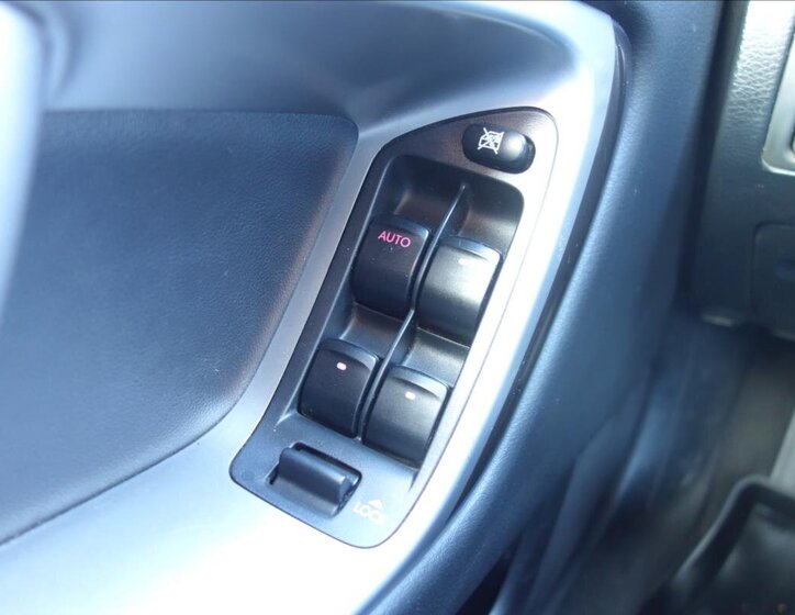 Subaru Legacy Sedan / Limuzína 2,5 l 121 kw