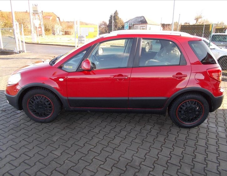 Fiat Sedici Hatchback 1,6 l 88 kw