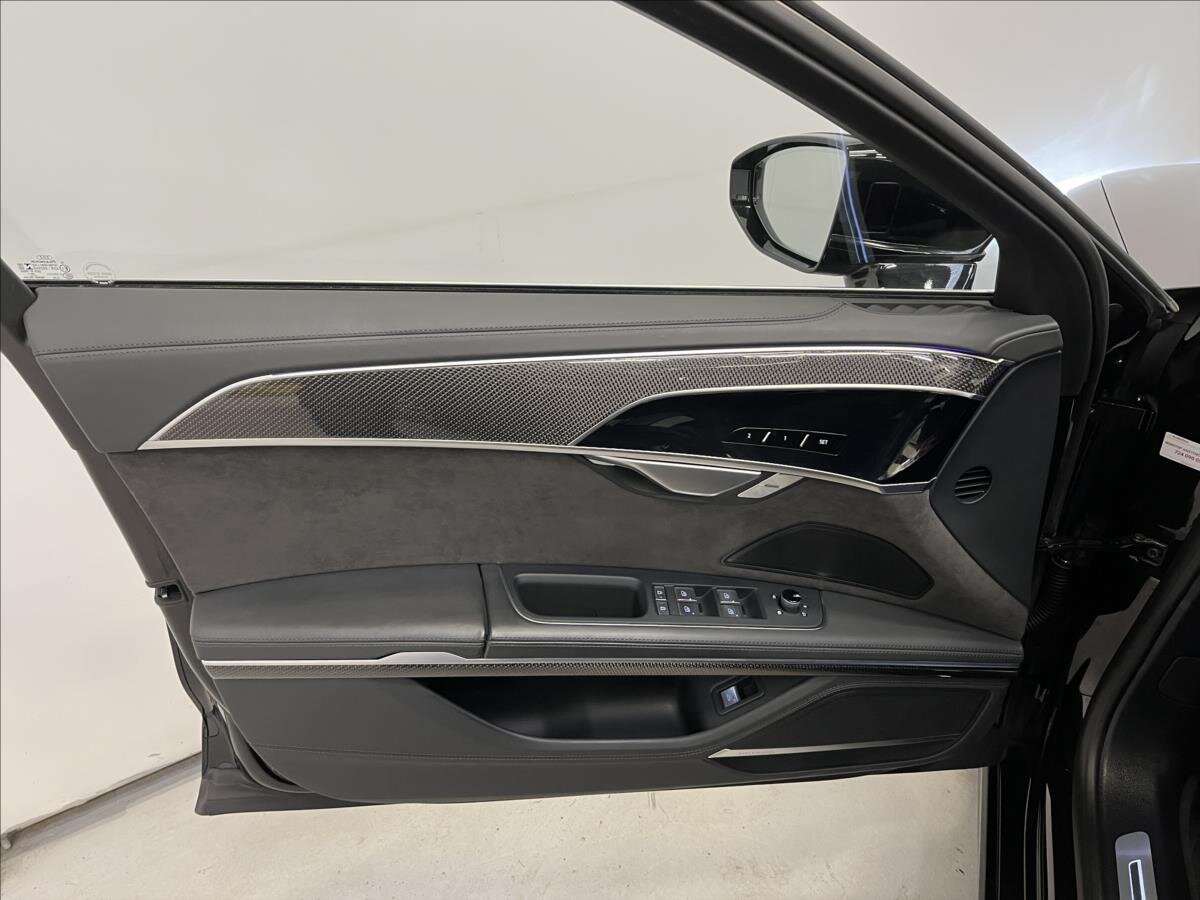 Audi S8 Sedan / Limuzína 4,0 l 420 kw